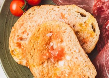 Spanish Tomato Bread – The Trip Chunk