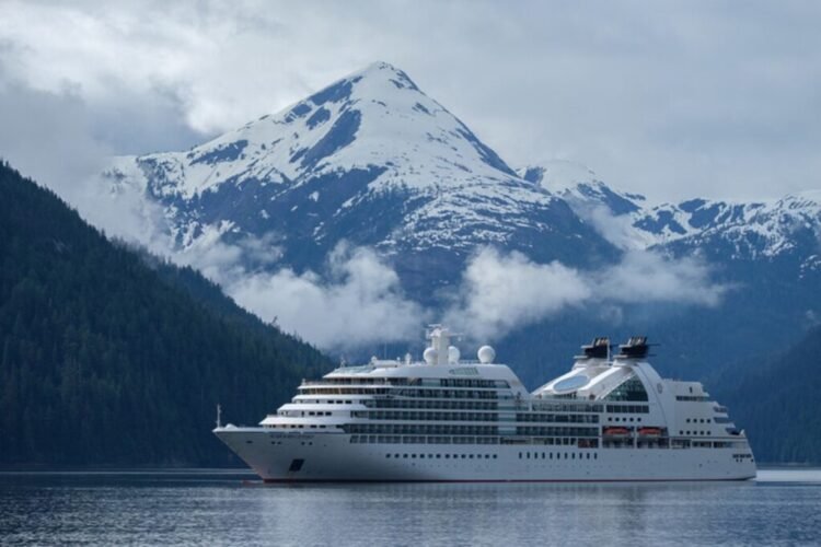 Discover Alaska’s Desert with Seabourn’s Elite Expedition Crew