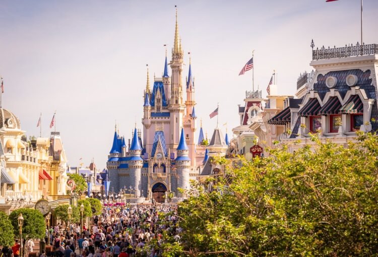Spring Smash 2025 Crowd Forecast for Disney Global: Upper Lows & Decrease Highs