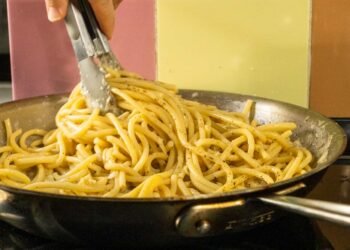 Cacio e Pepe: Scrumptious 3-Component Pasta