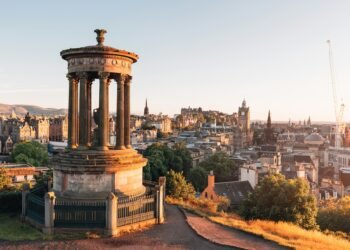 Operating Thru Edinburgh: The Perfect Perspectives, Vibes, and Victory Moments