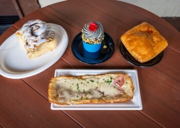 Quintessential Holiday Mode “Meal” in Magic Kingdom