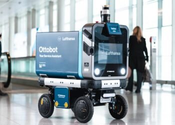Lufthansa Innovation Hub brings robots to Munich Airport Terminal 2