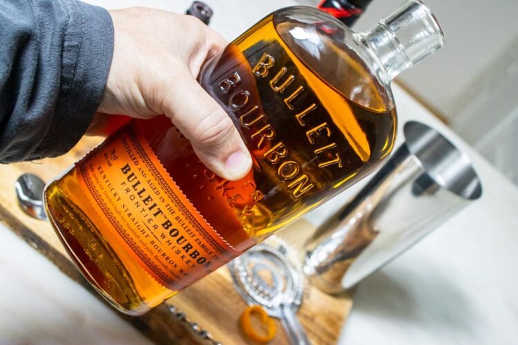 The Easiest Bourbon Cocktails to Drink at House