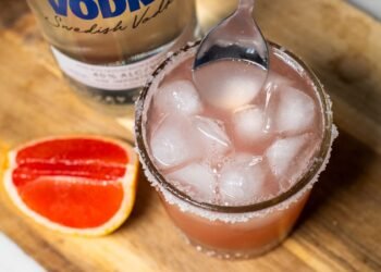 Salty Canine Cocktail – Superb for Summertime Sipping