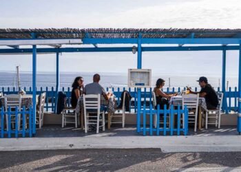 10 Nice Santorini Eating places
