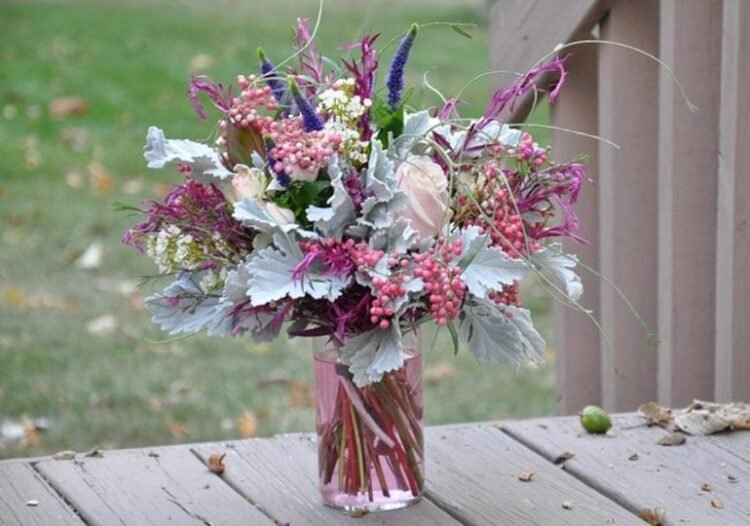 Mom’s Day Made Simple – Sending Stunning Plant life to Her Door