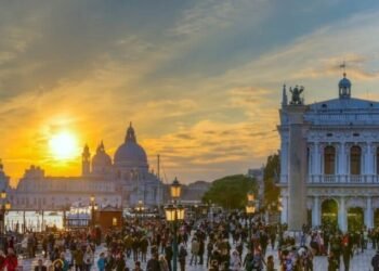 Venice Tourism Fights Overtourism with New Regulations