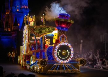 Disney International Unearths Starlight Showtimes, Opposite Path & Additional Magic Kingdom Hours!