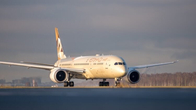 Etihad celebrates first flights to Prague and Warsaw
