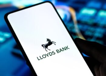 Hopper companions with Lloyds to release go back and forth reserving portal