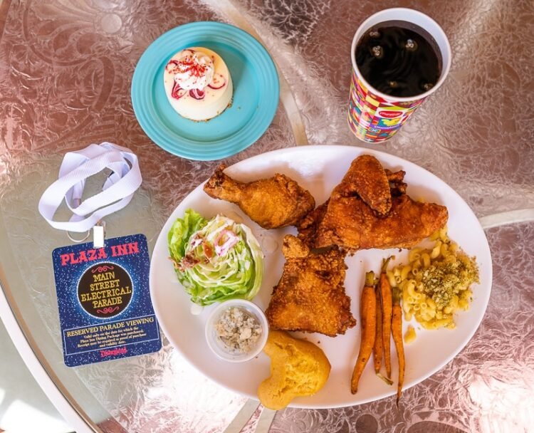 Evaluate: Paint the Night time Parade Plaza Eating Package deal