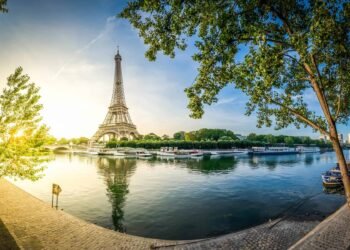 Romantic Issues To Do in Paris