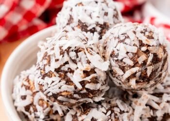 Swedish No-Bake Chocolate Oat Balls