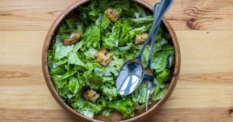 Caesar Salad Recipe – Eating place Copycat