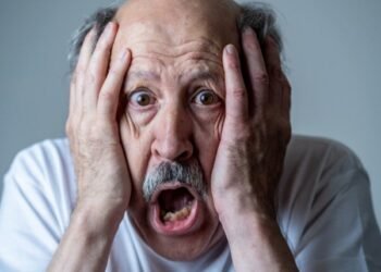 Greece’s Tourism Growth Deters Locals from Home Vacations