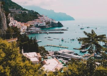 Escaping to the Amalfi Coast: My Favorite Sublime Necessities for Summer time Trip