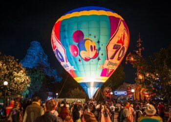 We Went to a 4am Disney Solid Member Birthday celebration!