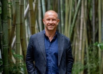 TV presenter Anthony Burke to host Luxurious Escapes’ new Signature Collection enjoy