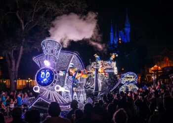 Absolute best Starlight Evening Parade Viewing Spots & Tricks to Beat Magic Kingdom’s Large Crowds!