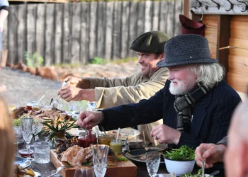 AAT Kings launches ex-UK flight bookability