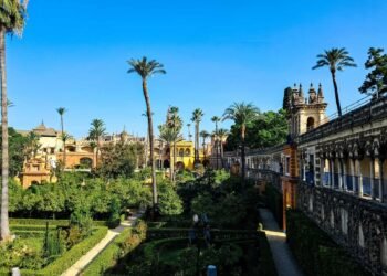 Uncover the Royal Alcazar of Seville: Get an Unique Early Get entry to