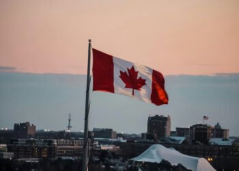 Transferring to Canada from the United States? Easy methods to Get Your Automotive There Trouble-Loose