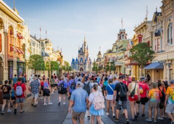 Magic Kingdom’s New Early Access Procedure & Pitfalls of Dreaded Not on time Openings