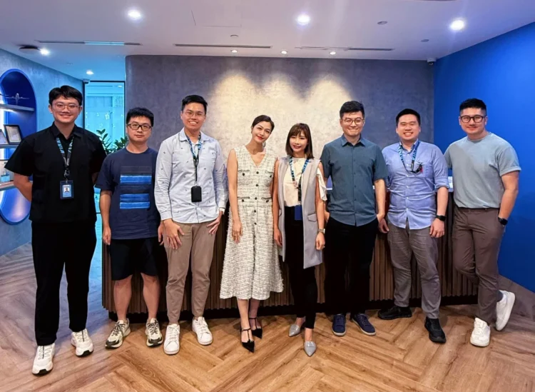 Go back and forth.com companions with Traveloka