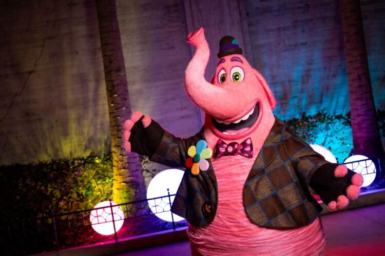 Complete Listing of New & Uncommon Characters at 2025 Disney Jollywood Nights Christmas Celebration