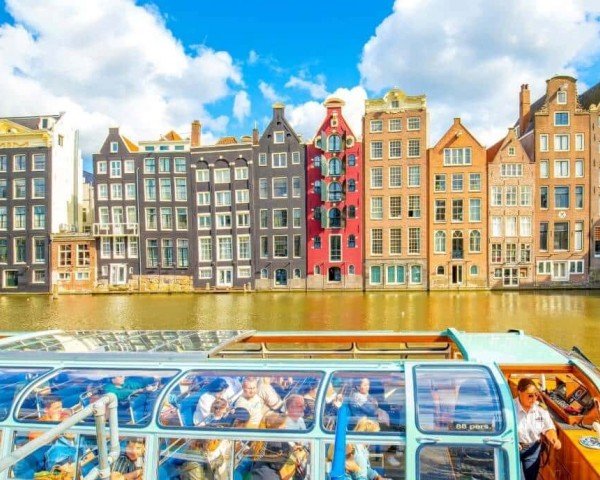 Dutch Tourism Requires Revision of VAT Building up
