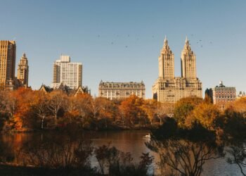 Autumn Town Damage Packing Information