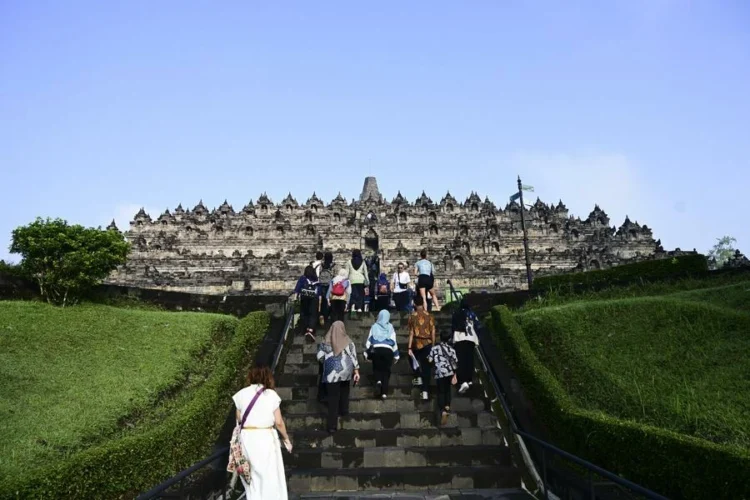 Vacationer arrivals up 10.22% as of Q3-2025