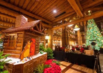 Gingerbread Properties for Christmas 2025 at Disney Global: Fan-Favourite Returns, Meals Menus & Extra!