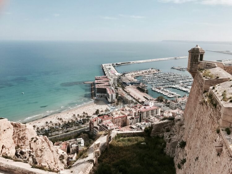 Moovers: The Alicante Corporate Revolutionising Automobile Rent Amongst British Vacationers