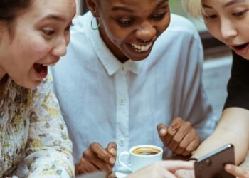 12 Confirmed Recommendations on Easy methods to Make Buddies Whilst Touring