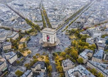 Vacationers Quantity in Paris Reasonably Went Down