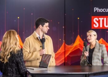 Bettering luxurious go back and forth reviews with generation