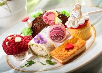 Opening Date & Menu for Alice in Wonderland Tea Enjoy at Disney’s Grand Floridian Lawn Living room