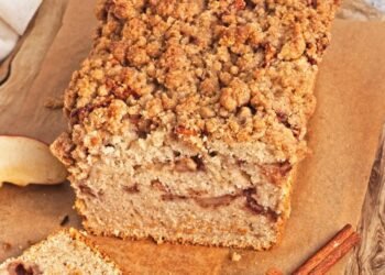 Apple Crumb Cake – Meals A laugh & Far flung Puts