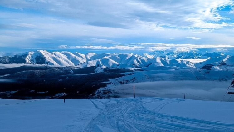 Iciness within the French Pyrenees: Powder, Thermal Baths and Original Mountain Vibes