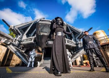 Why Disney International’s Megastar Wars Land Is Now not Converting.