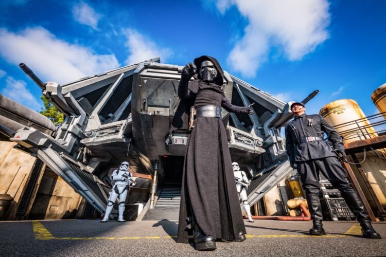 Why Disney International’s Megastar Wars Land Is Now not Converting.