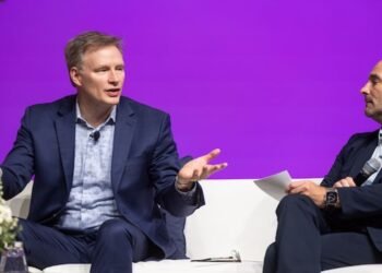 Monetary analysts on exchange in go back and forth’s search-based style