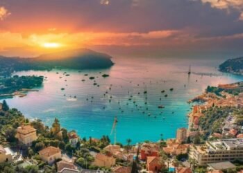 French Tourism Develops Yr-Spherical Sights