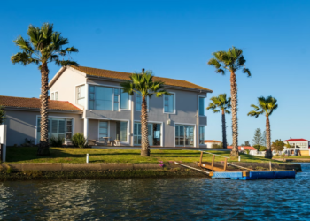 6 Fixtures That Steadiness Taste and Serve as for Holiday Houses