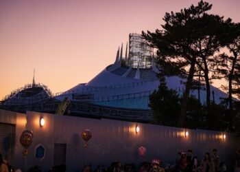 New Area Mountain Price range Balloons to Disney’s Maximum Dear Enchantment Ever Constructed!