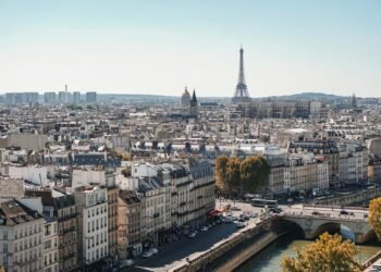 Rooftop Proposal Paris vs Secret Lawn Proposal: Which Top-Finish Aesthetic Suits Your Romantic Imaginative and prescient Easiest?