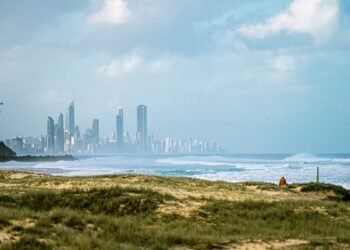 Why Vacationers Are Switching to a Pay as you go eSIM for Australia