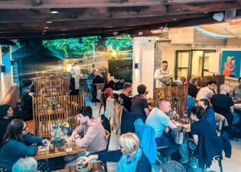 The place to Devour in Cut up When You Need Extra Than a Waterfront Menu